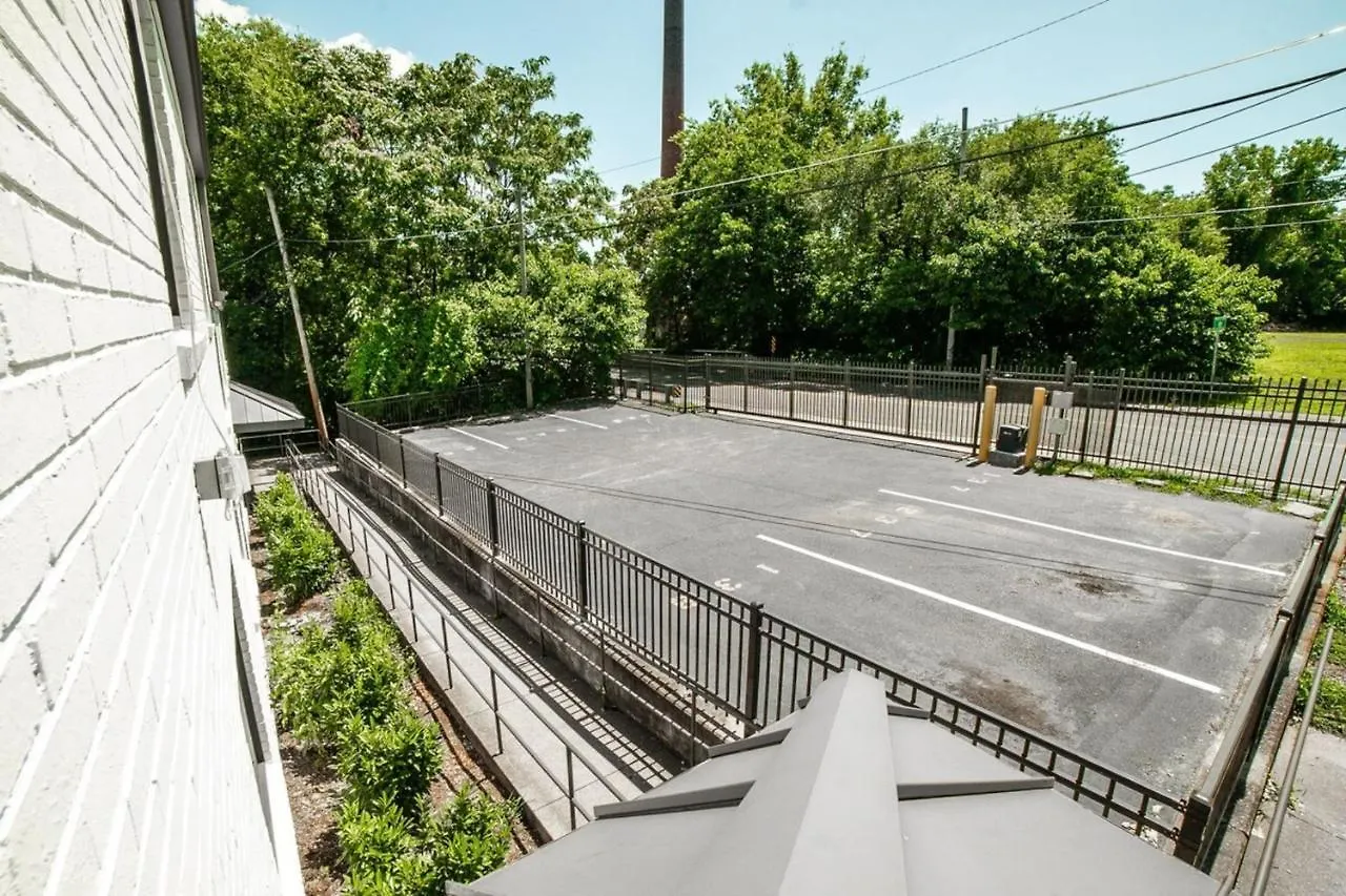 Spacious And Stylish 2 Bedroom Near Broadway - 5 Min Drive Nashville United States